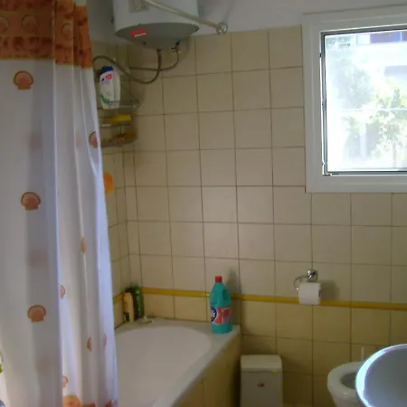 Lefkas House With Garden *