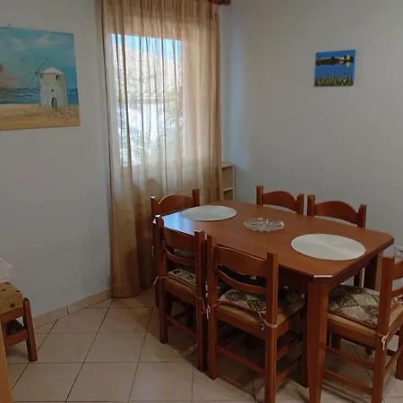 Lefkas House With Garden Tsoukaládhes