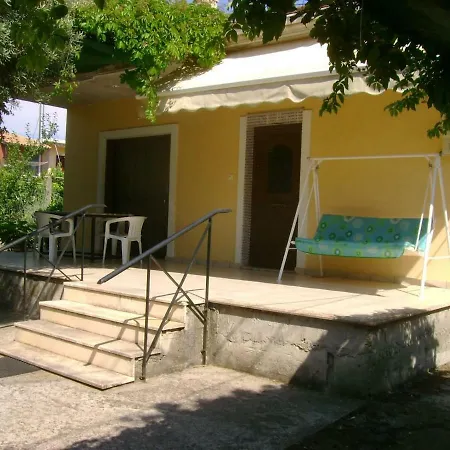 Lefkas House With Garden Τσουκαλάδες