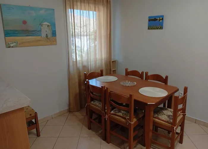 Lefkas House With Garden Tsoukaládhes